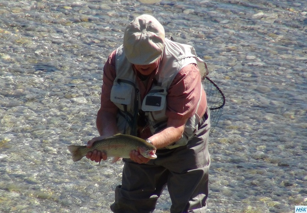 Fliegenfischen in der deutschen Traun im April 2015